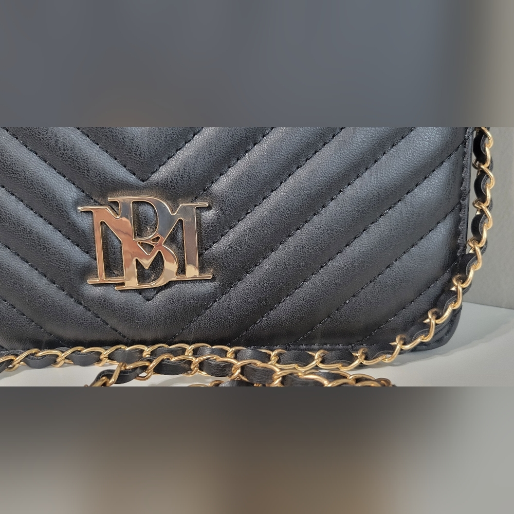 NWT Badgley Mischka Quilted Vegan Leather Crossbody Clutch - Picture 3 of 11